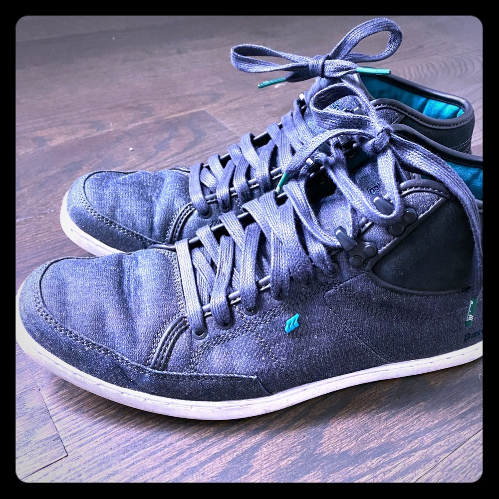 Men’s mid-ankle trainers (US 9)